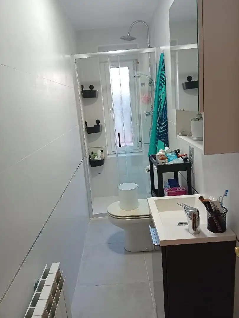 Zimmer in Calle Oviedo, 9, El Carmen - Barrio Gimeno Badezimmer von Wohnung zur untervermieten in Burgos mit Heizung, Parkett und Möbliert