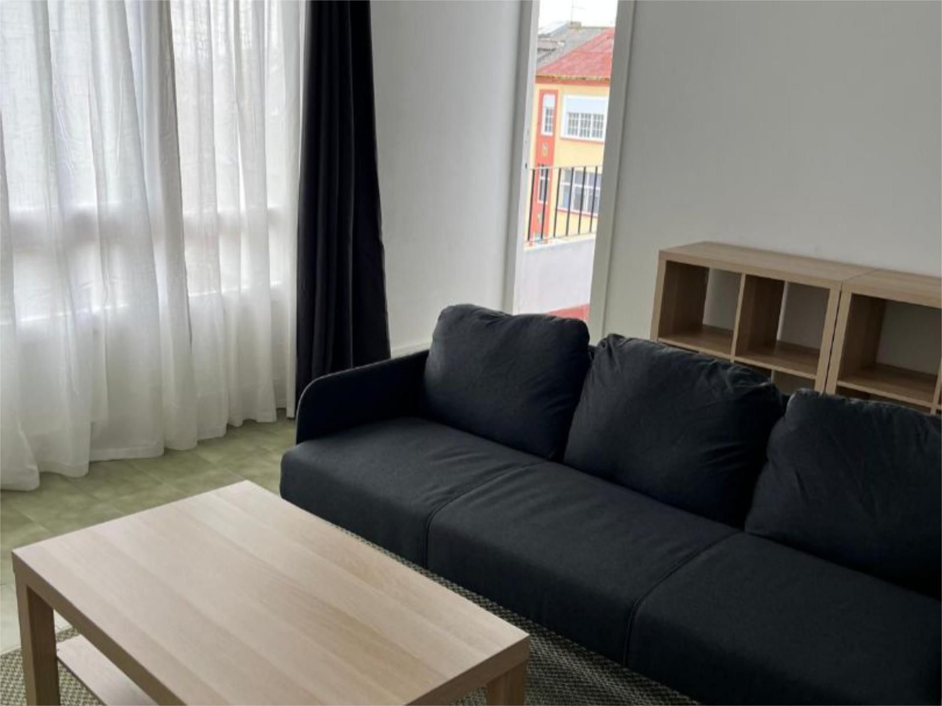 Sala d'estar de Pis de lloguer en Ferrol amb Terrassa, Moblat i Balcó