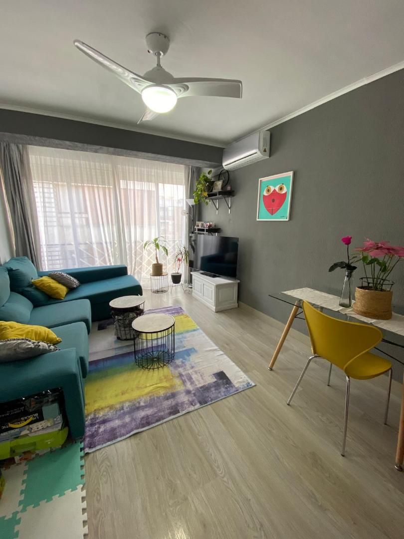 Piso en venta en Calle el Almendro, 10, Santa Rosa - Valdeolleros Sala de estar de Piso en venta en Córdoba Capital con Aire acondicionado y Terraza