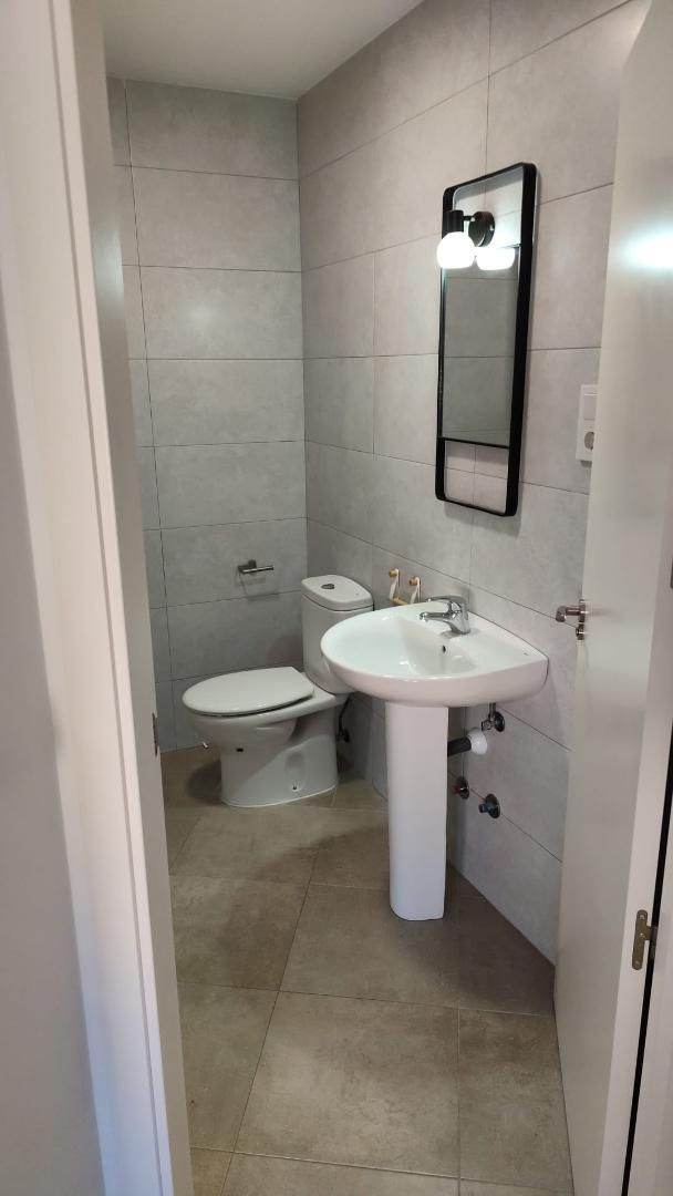 Badezimmer von Wohnung zur Miete in Guadamur mit Heizung, Ofen und Waschmaschine