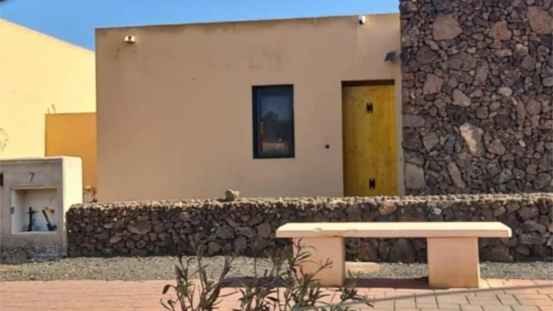 Vista exterior de Pis en venda en La Oliva amb Jardí privat i Terrassa