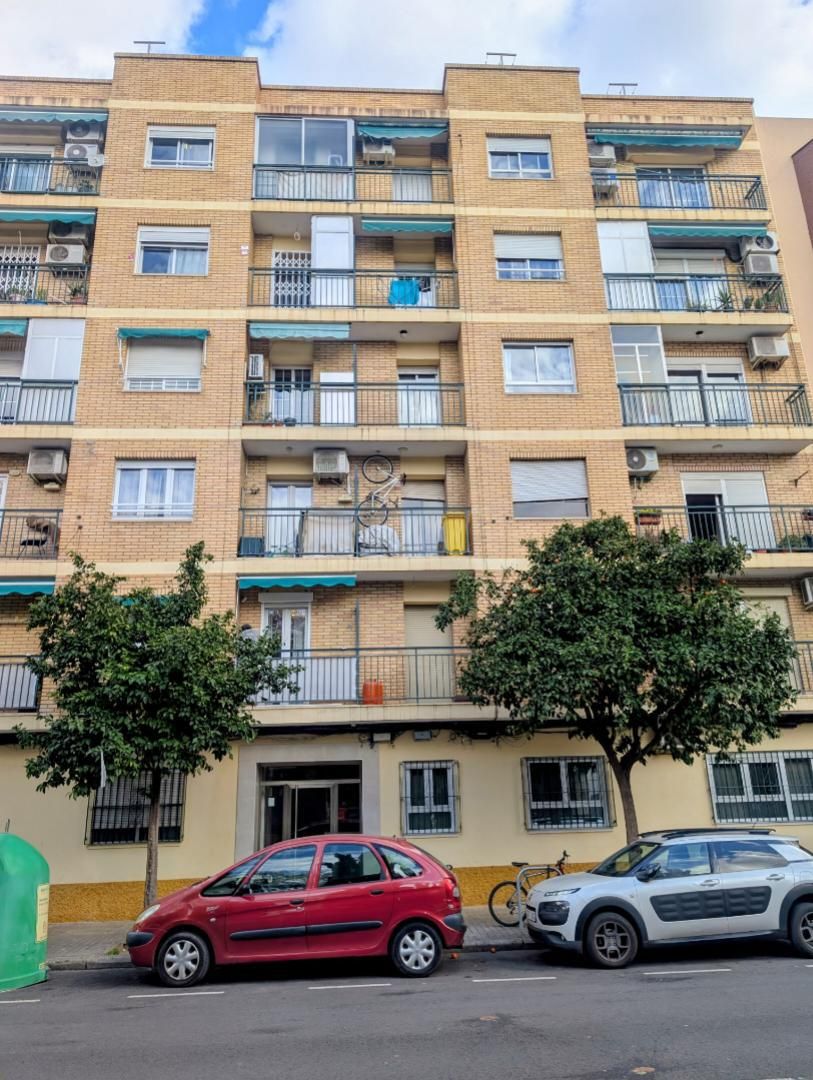 Exterior view of Flat for sale in  Valencia Capital  with Air Conditioner, Balcony and Video intercom