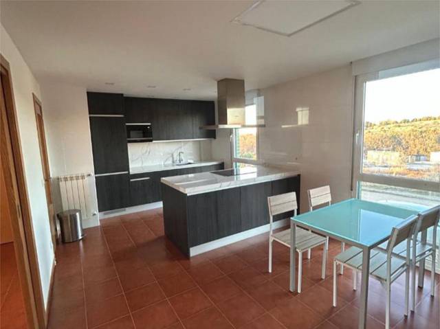 Piso en Venta en Avenida las Sabinas, 61 en Valdorros