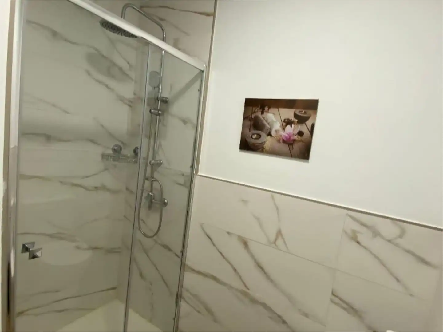 Baño de Piso para compartir en Valladolid con Calefacción, Parquet y Amueblado