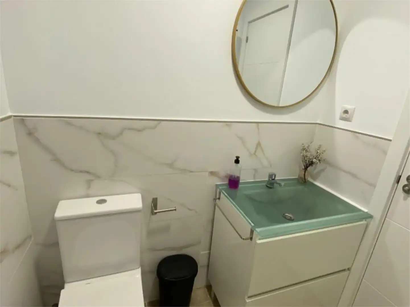 Baño de Piso para compartir en Valladolid con Calefacción, Parquet y Amueblado