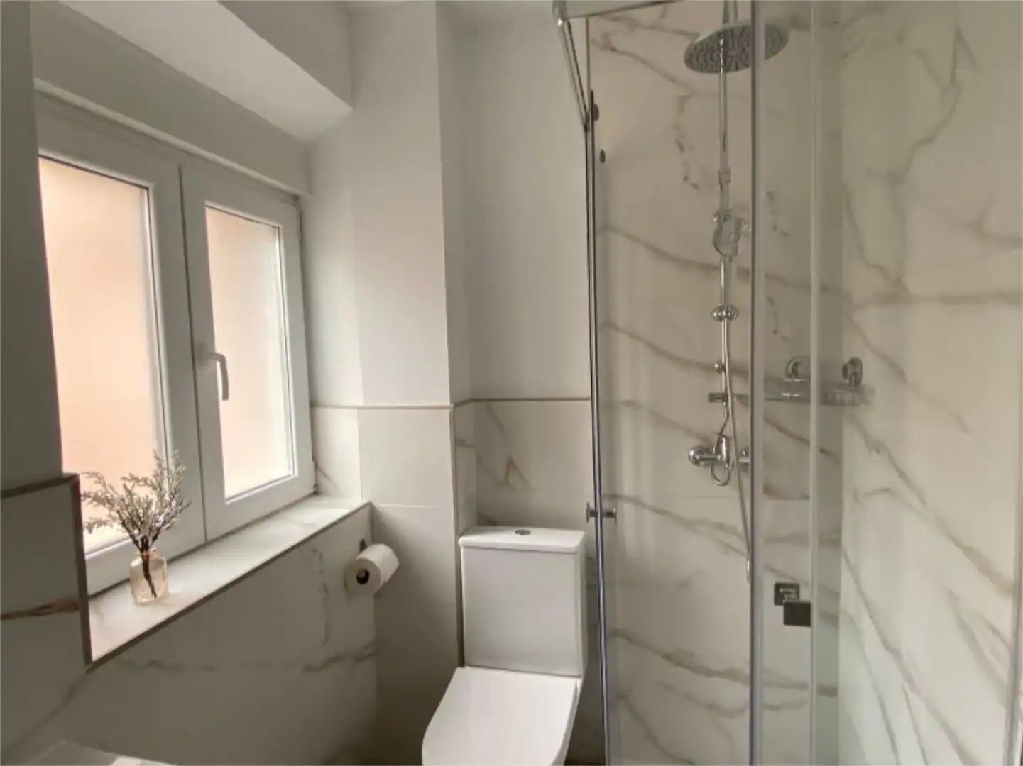 Baño de Piso para compartir en Valladolid con Calefacción, Parquet y Amueblado