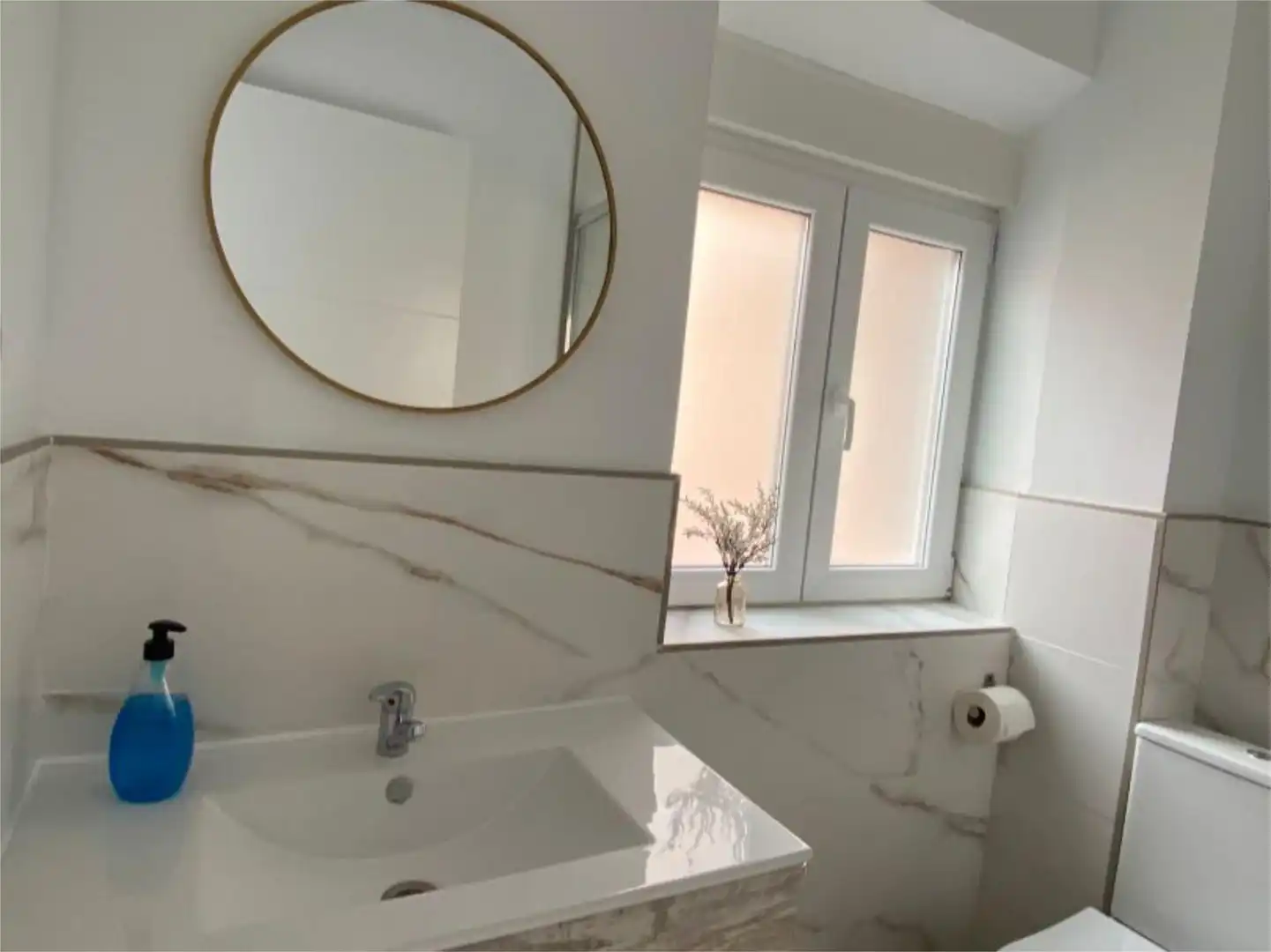 Baño de Piso para compartir en Valladolid con Calefacción, Parquet y Amueblado