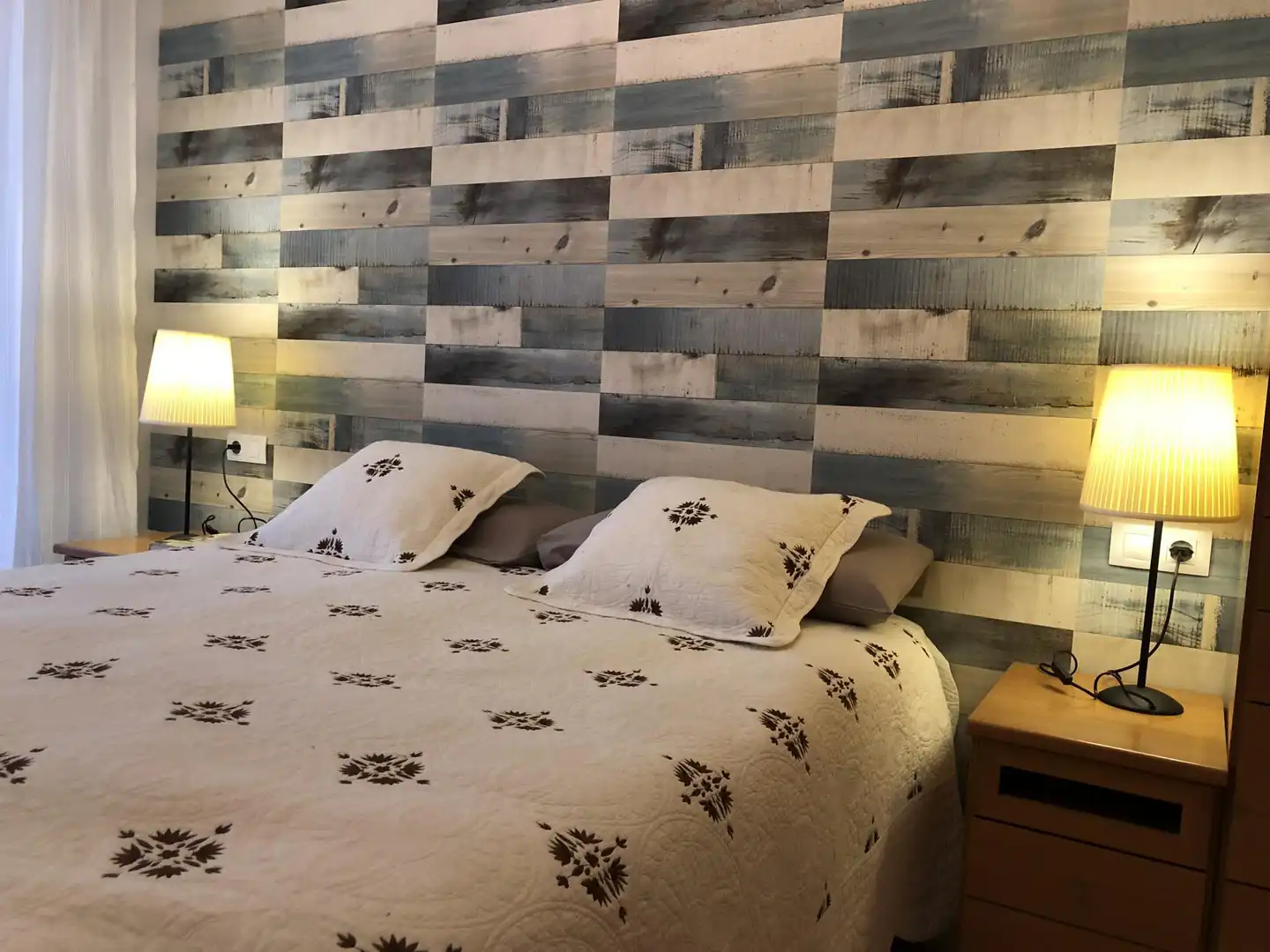 Wohnung zur Miete in Carrer d'Astúries, 11, Torreblanca Schlafzimmer von Wohnung zur Miete in Torreblanca mit Klimaanlage, Heizung und Privatgarten