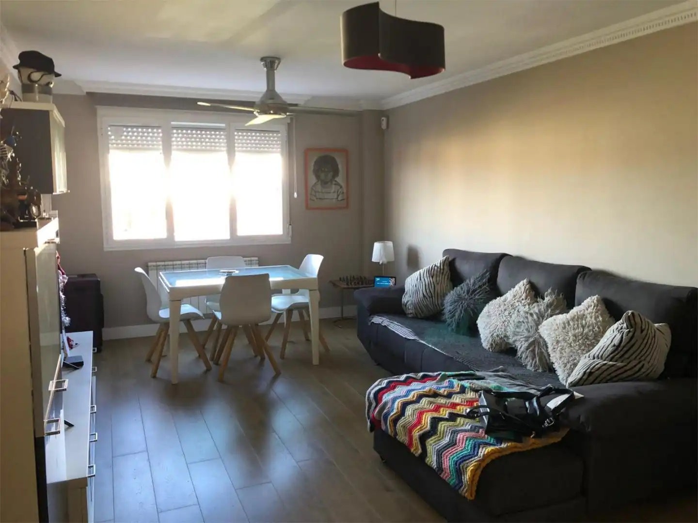 Dúplex en venda a Calle Miguel de Cervantes, 10, Villamediana de Iregua Sala d'estar de Dúplex en venda en Villamediana de Iregua amb Piscina i Balcó