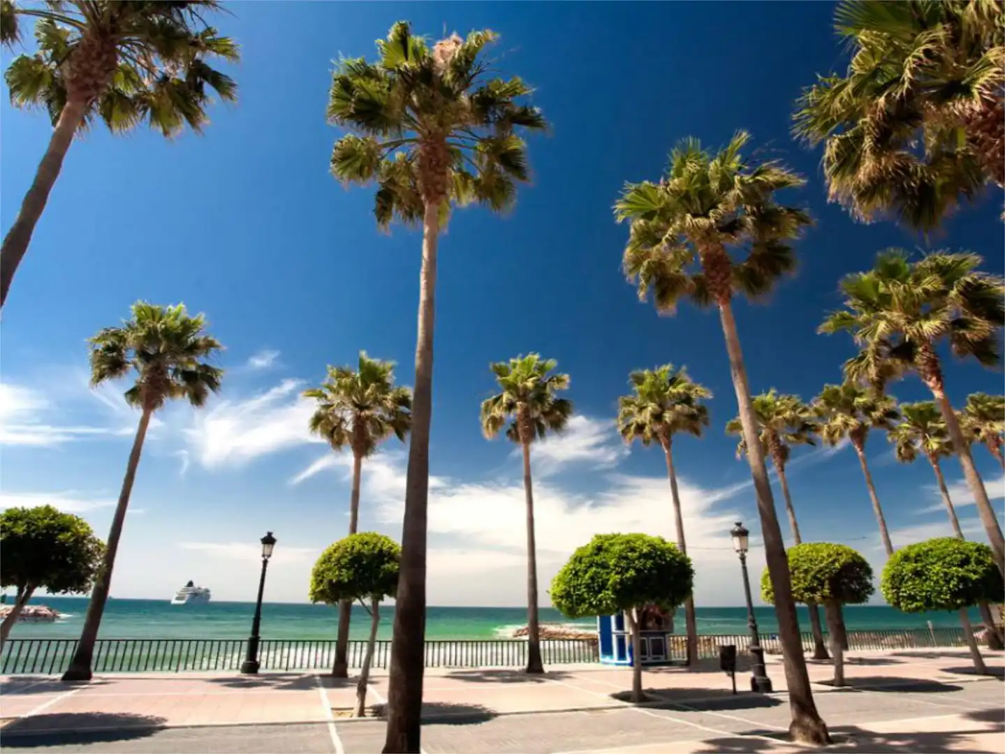 Flat for sale in Avenida Conde Rudi, 2, La Carolina - Guadalpín Exterior view of Flat for sale in Marbella with Air Conditioner, Heating and Private garden