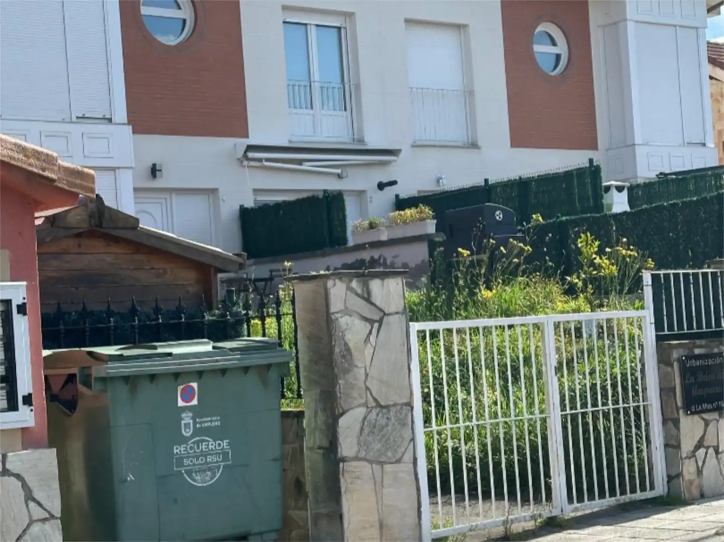 Vista exterior de Casa adosada en venta en Ampuero