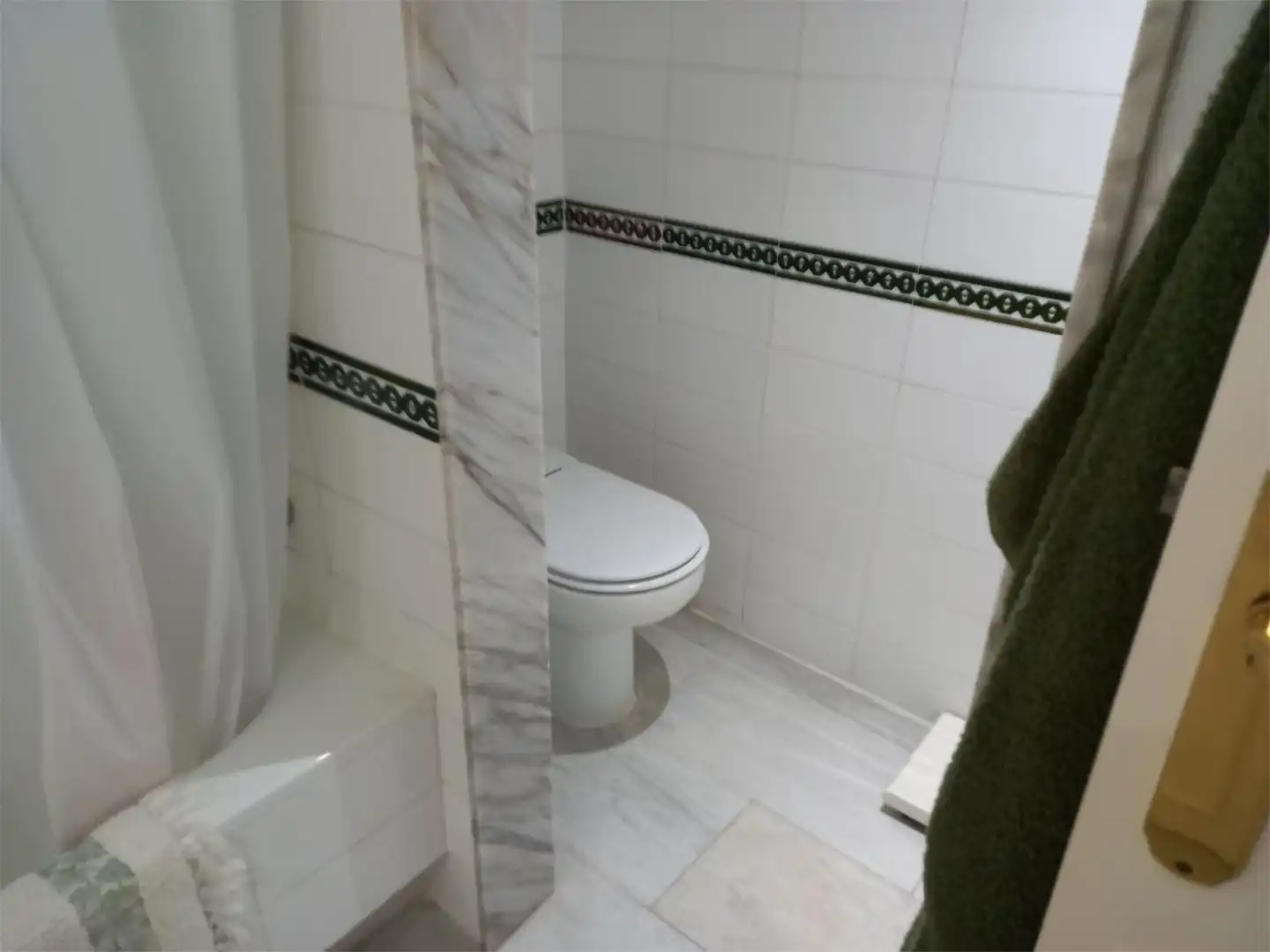 Wohnung zum Verkauf in Avenida de los Andaluces, 40, Atalaya - Isdabe Badezimmer von Wohnung zum Verkauf in Estepona mit Klimaanlage, Heizung und Privatgarten