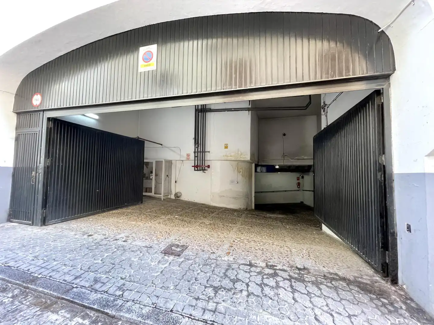 Garatge en venda a Calle Guzmán el Bueno, 9, Alfalfa - Santa Cruz Aparcament de Garatge en venda en Sevilla