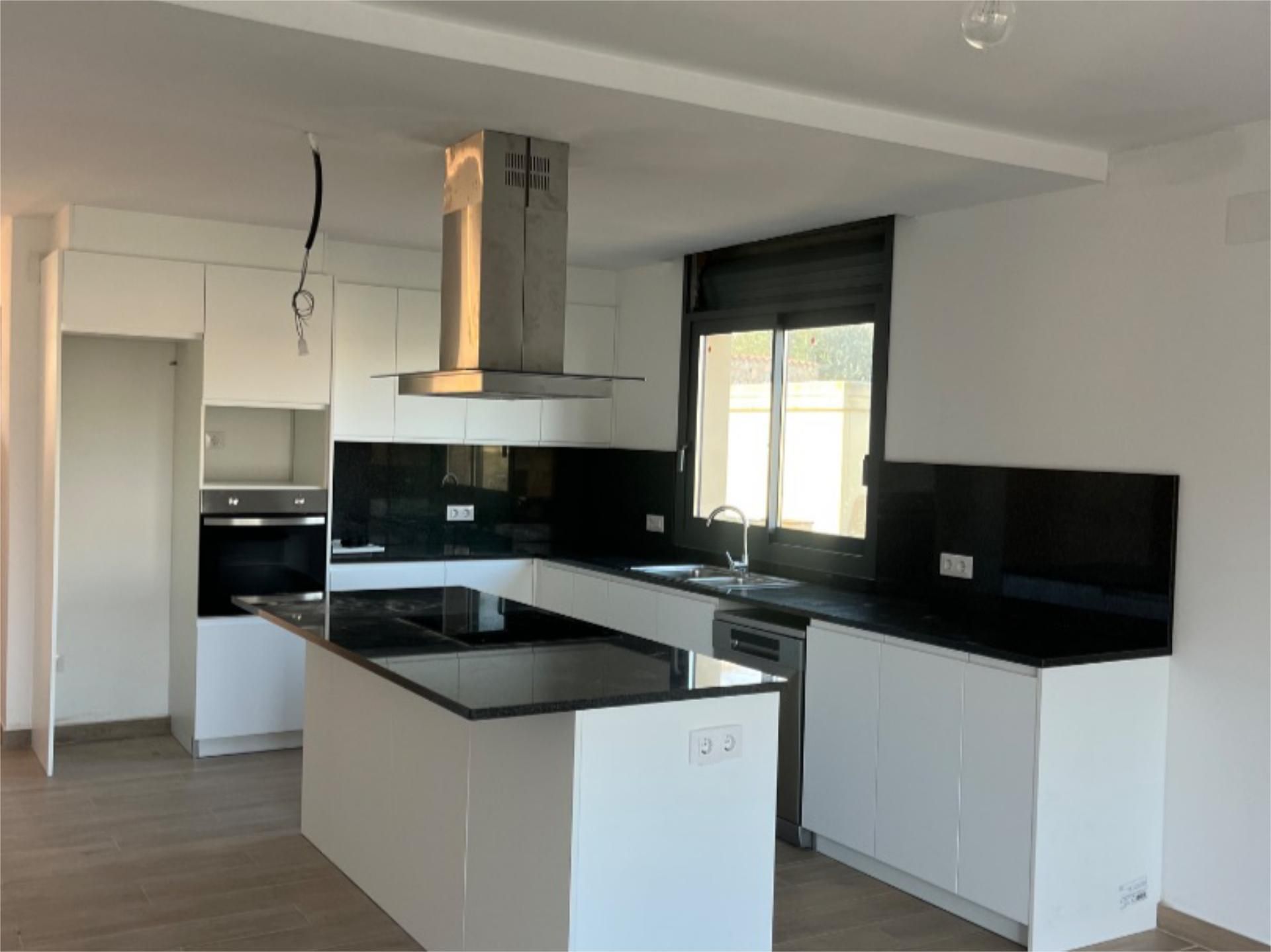 Kitchen of Single-family semi-detached for rent in Vilafant  with Heating, Private garden and Terrace