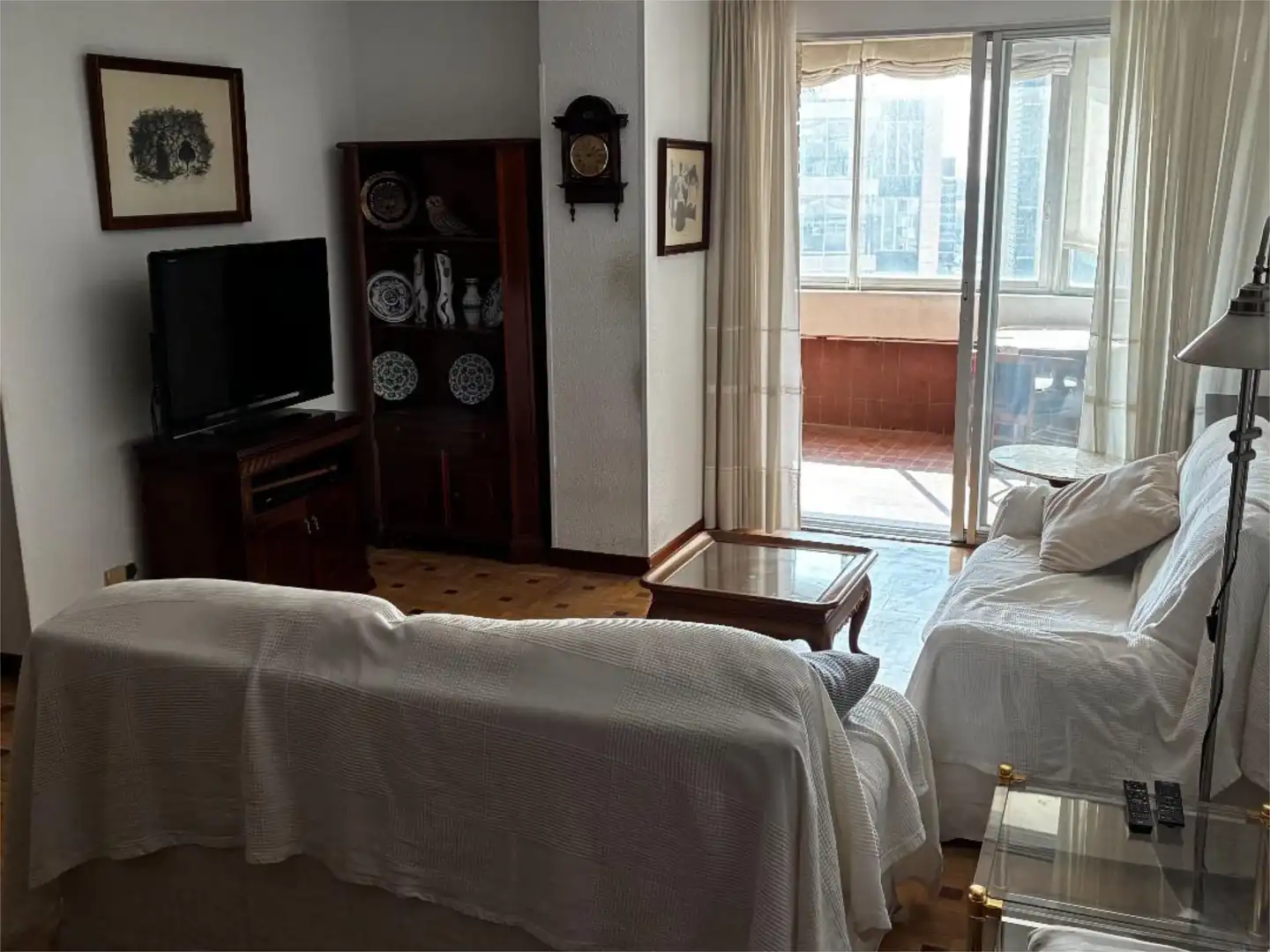 Pis en venda a Calle del Condado de Treviño, 2, Costillares Sala d'estar de Pis en venda en Madrid amb Aire condicionat, Calefacció i Parquet
