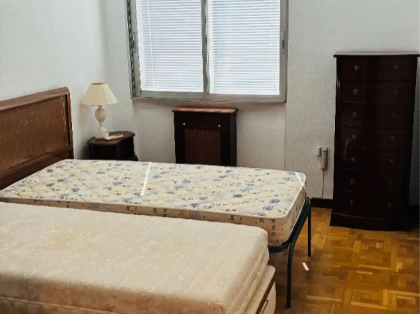 Pis en venda a Calle del Condado de Treviño, 2, Costillares Dormitori de Pis en venda en Madrid amb Aire condicionat, Calefacció i Parquet