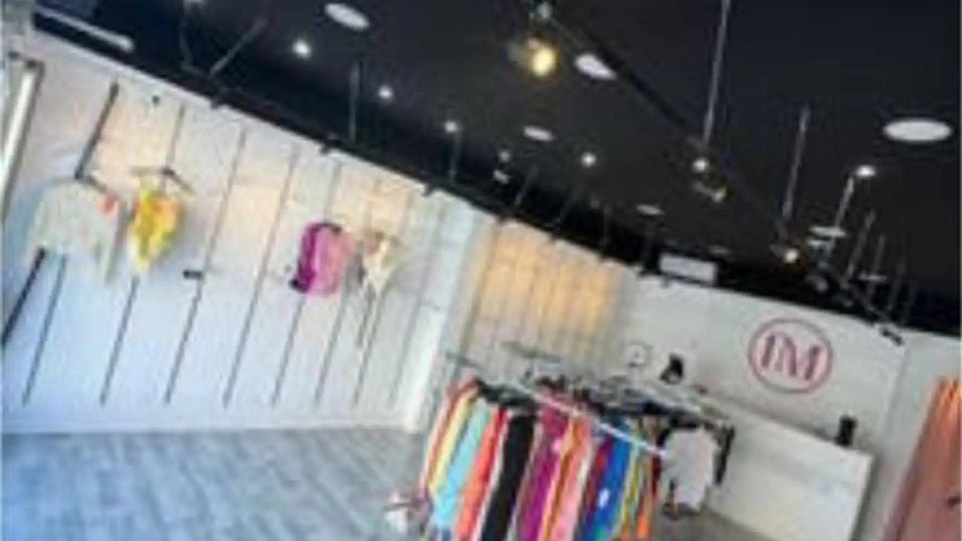 Local de alquiler en Pinos Puente con Aire acondicionado