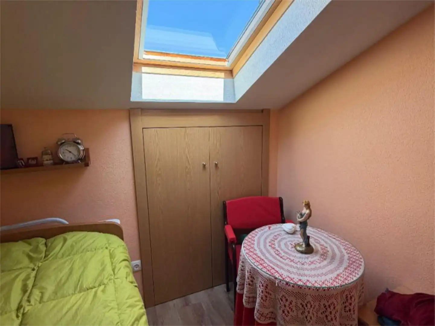 Piso en venta en Calle Carretera de Madrid, 289, Navaluenga Habitación de Piso en venta en Navaluenga con Terraza