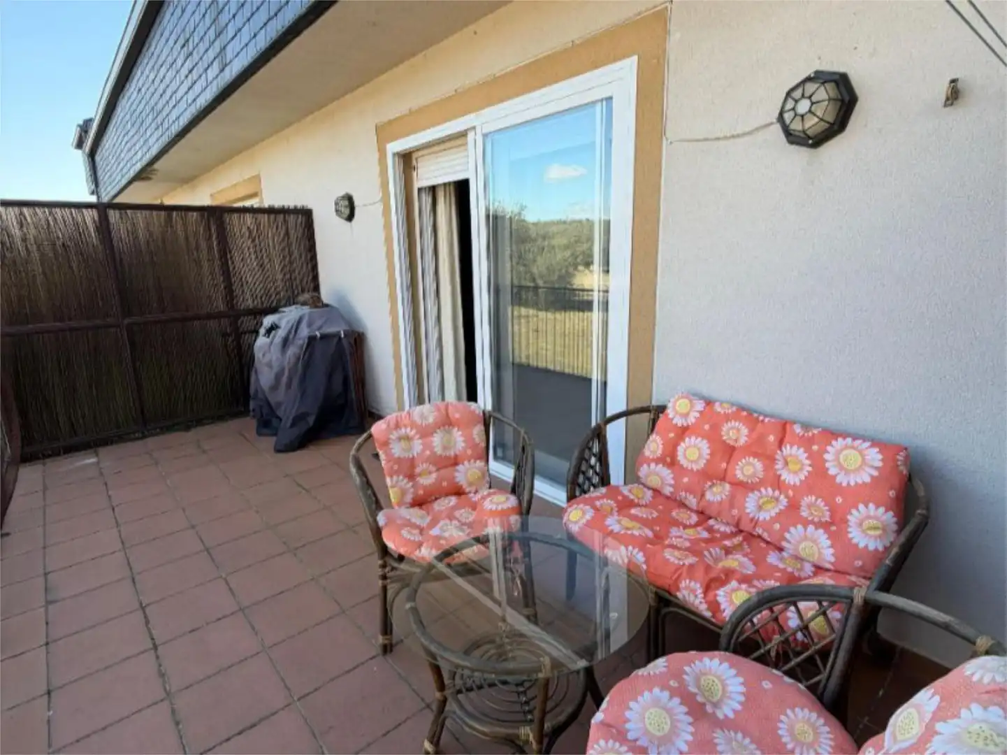 Piso en venta en Calle Carretera de Madrid, 289, Navaluenga Terraza de Piso en venta en Navaluenga con Terraza