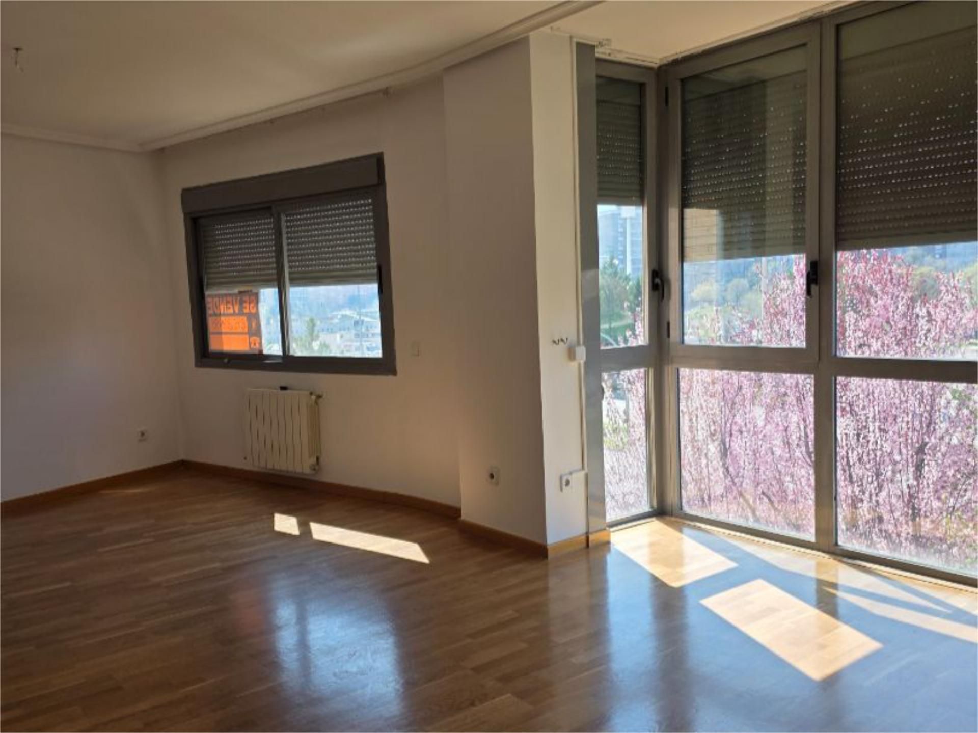 Piso de alquiler en Avenida de Francisco Pi y Margall, 86, Sanchinarro Habitación de Piso de alquiler en Madrid Capital con Aire acondicionado, Piscina y Balcón