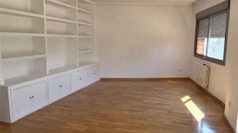 Foto 2 de Piso de alquiler en Avenida de Francisco Pi y Margall, 86, Sanchinarro,  Madrid Capital