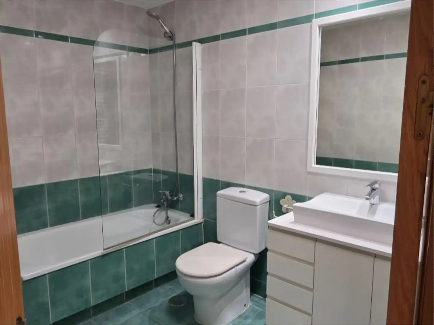 Piso de alquiler en Avenida de Francisco Pi y Margall, 86, Sanchinarro Baño de Piso de alquiler en Madrid con Aire acondicionado, Calefacción y Parquet