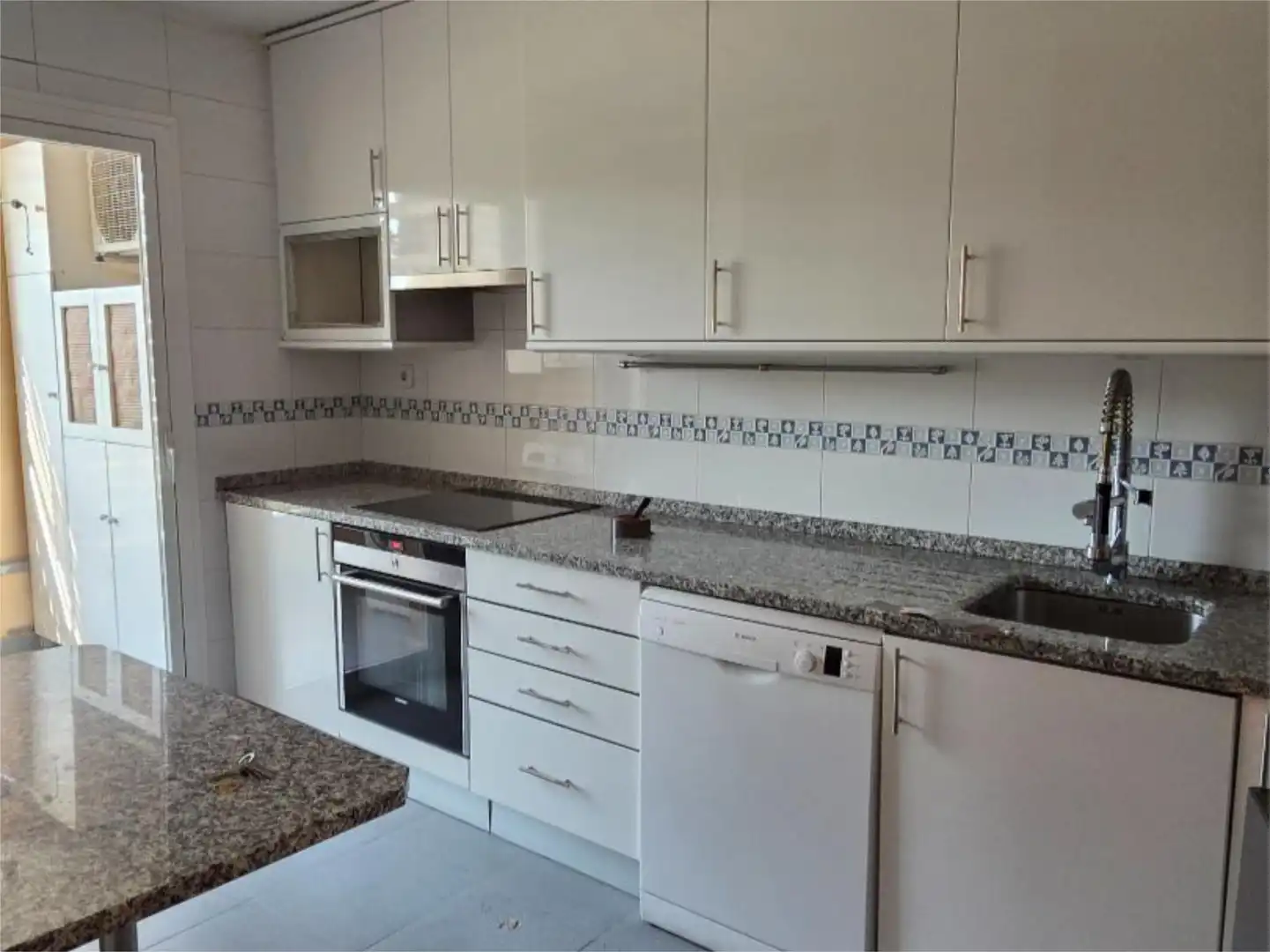 Piso de alquiler en Avenida de Francisco Pi y Margall, 86, Sanchinarro Cocina de Piso de alquiler en Madrid con Aire acondicionado, Calefacción y Parquet