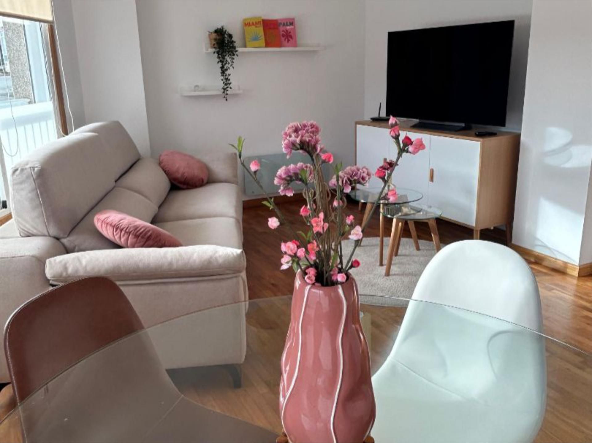 Sala de estar de Piso de alquiler en Poio con Calefacción, Parquet y Trastero