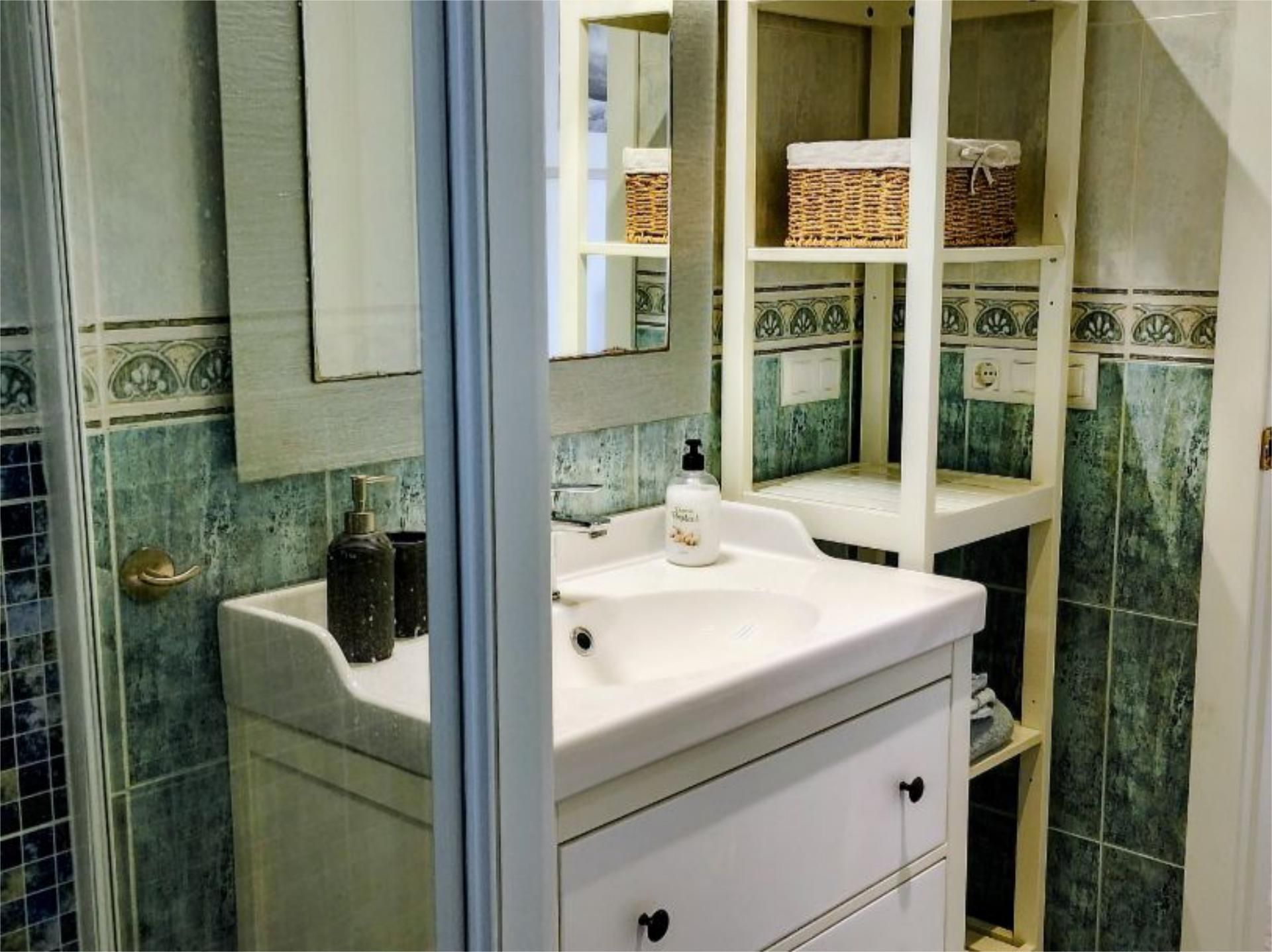 Bathroom of Apartment for rent in Dénia  with Air Conditioner, Private garden and Terrace