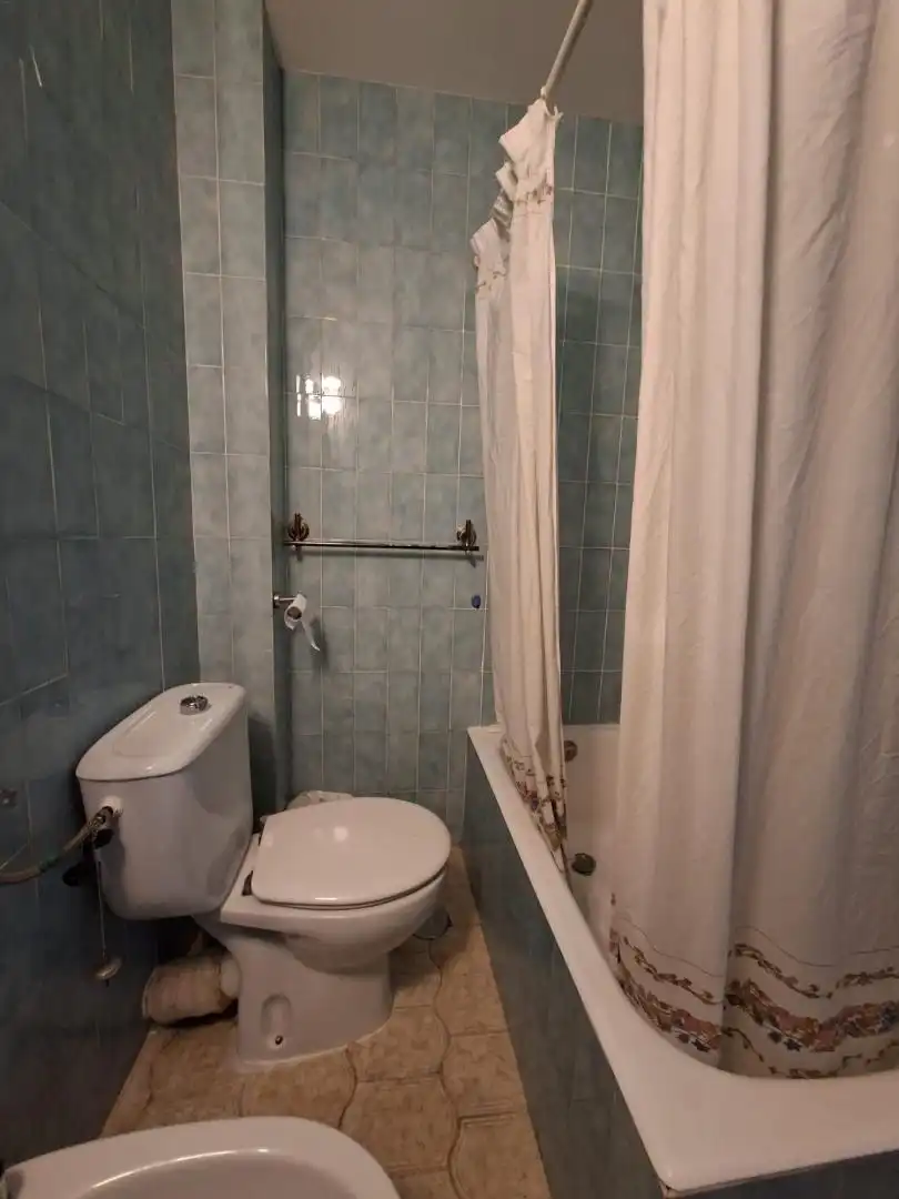 Habitación en Calle Bulevar Salvador Allende, 23, Centro Baño de Apartamento para compartir en Alcobendas con Calefacción y Amueblado