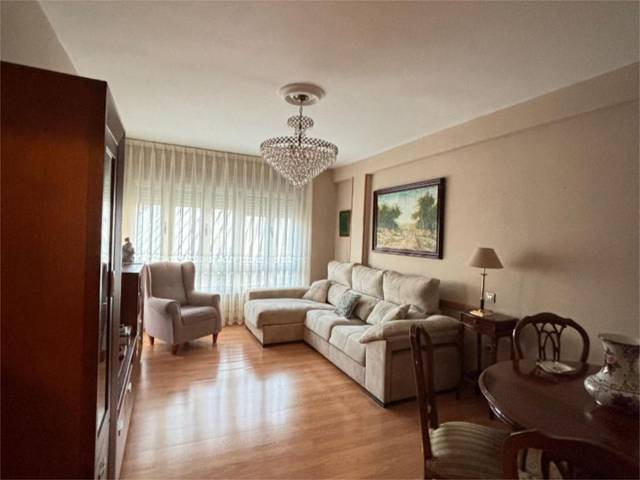 Piso en Alquiler en Calle Arturo Álvarez Buylla, nº 8 en Buenavista