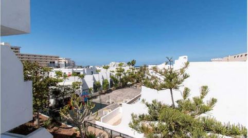 Foto 2 de Piso en venta en Los Cristianos, Arona