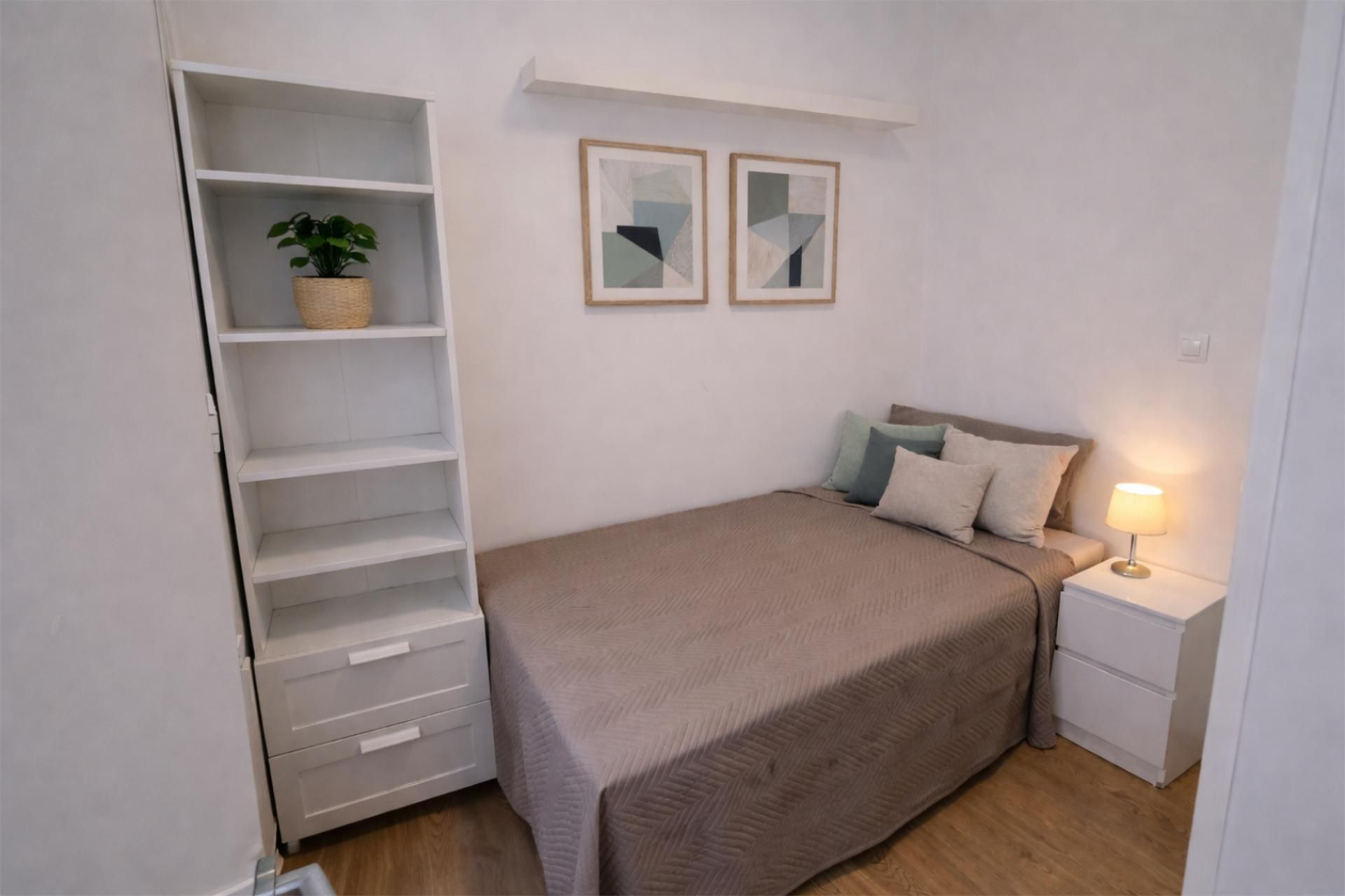 Dormitori de Pis de lloguer en  Madrid Capital amb Aire condicionat