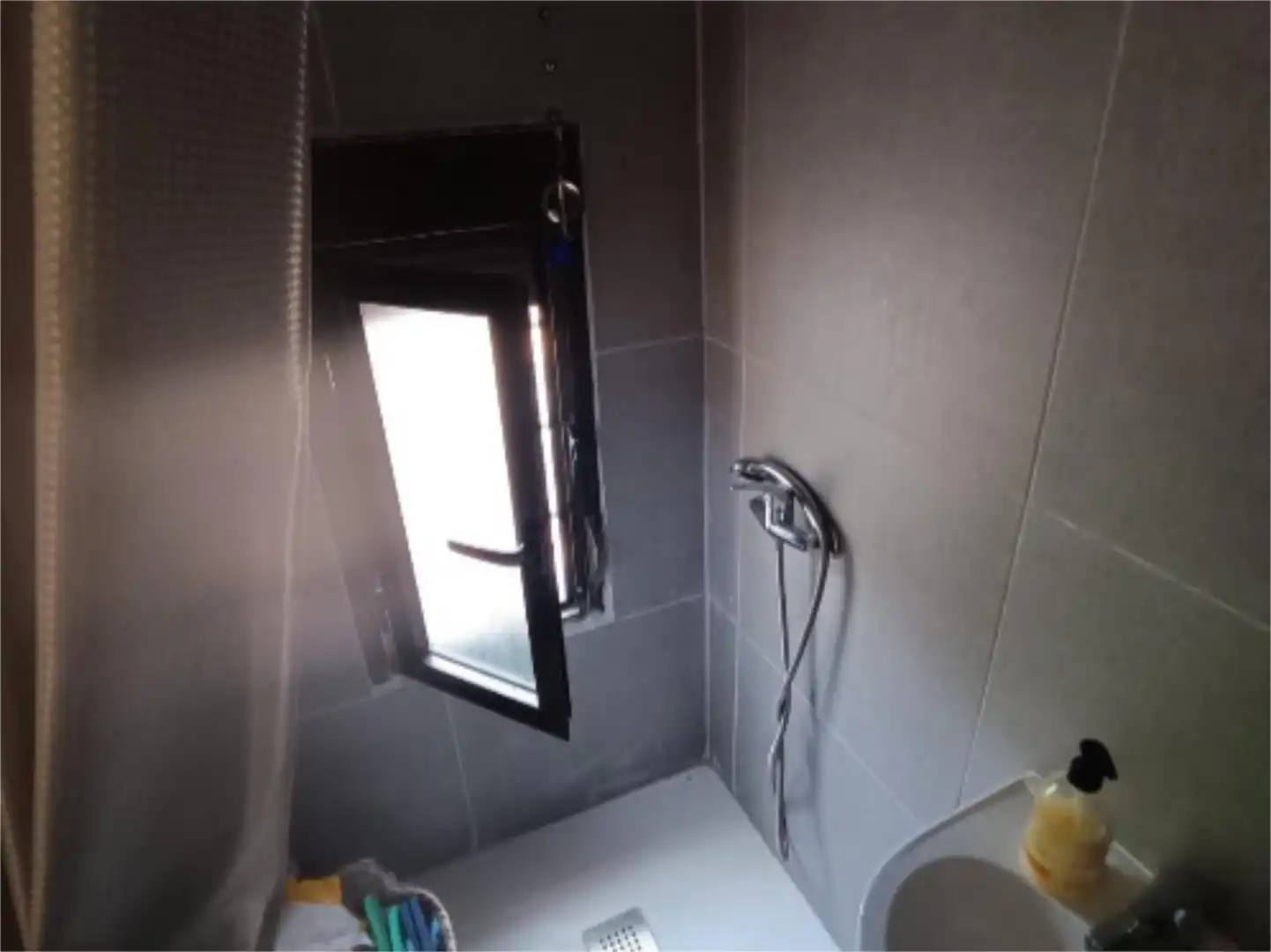 Piso en venta en Camino del Ferrocarril, 1, Pelayos de la Presa Baño de Piso en venta en Pelayos de la Presa con Calefacción, Jardín privado y Piscina