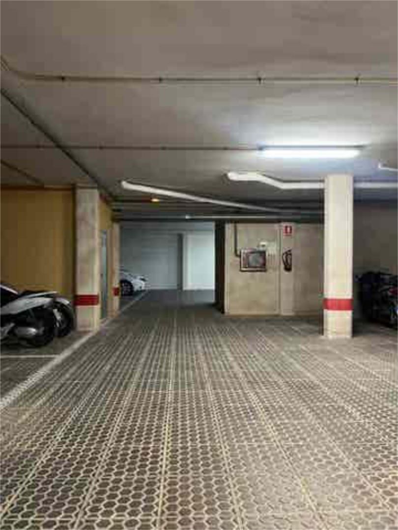 Parkplatz von Garage zur Miete in Eivissa