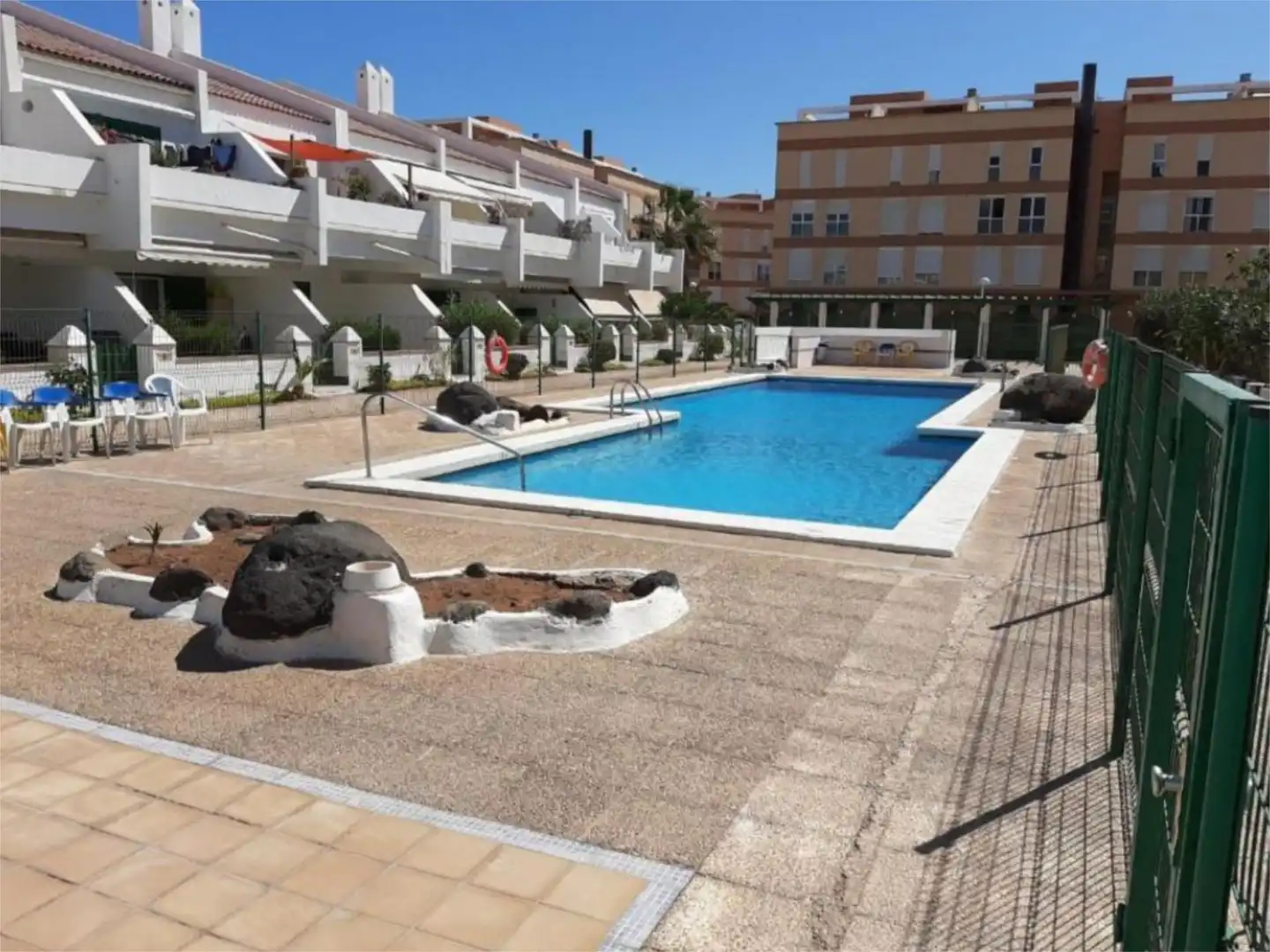 Piso en venta en Calle Brasil, 15, El Médano Piscina de Piso en venta en Granadilla de Abona con Aire acondicionado, Calefacción y Jardín privado