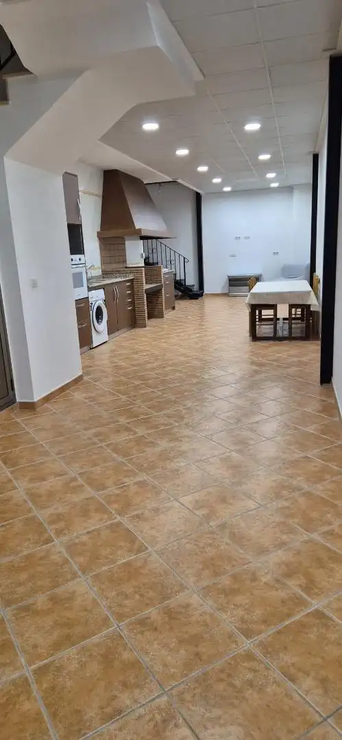 Einfamilien-Reihenhaus zur Miete in Carrer Exèrcit, 59, Avenida Alemania-Italia
