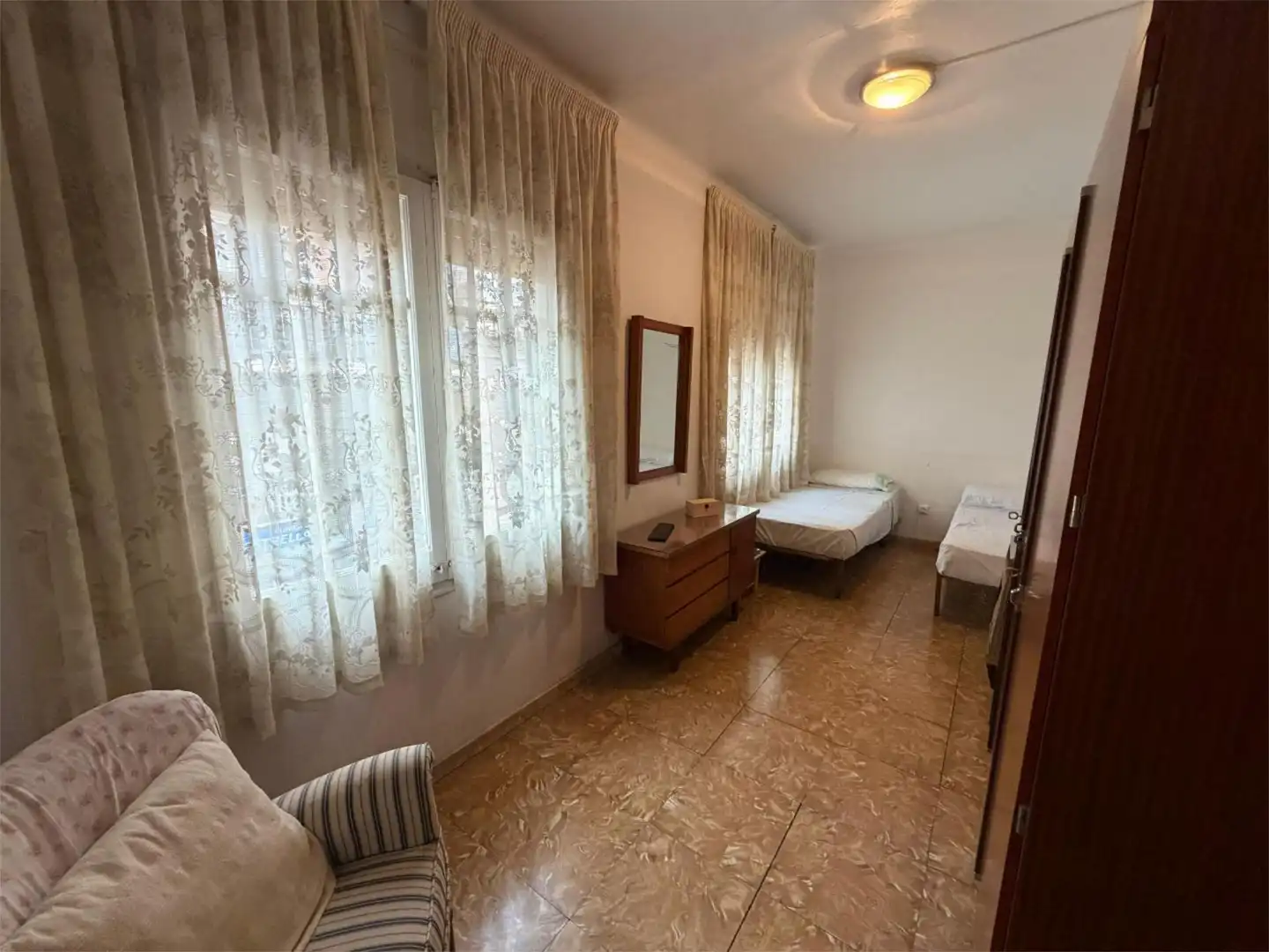 Habitación de Casa adosada en venta en Barcelona con Aire acondicionado, Parquet y Terraza