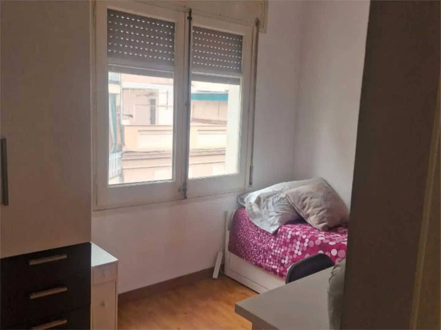 Habitación de Casa adosada en venta en Barcelona con Aire acondicionado, Parquet y Terraza