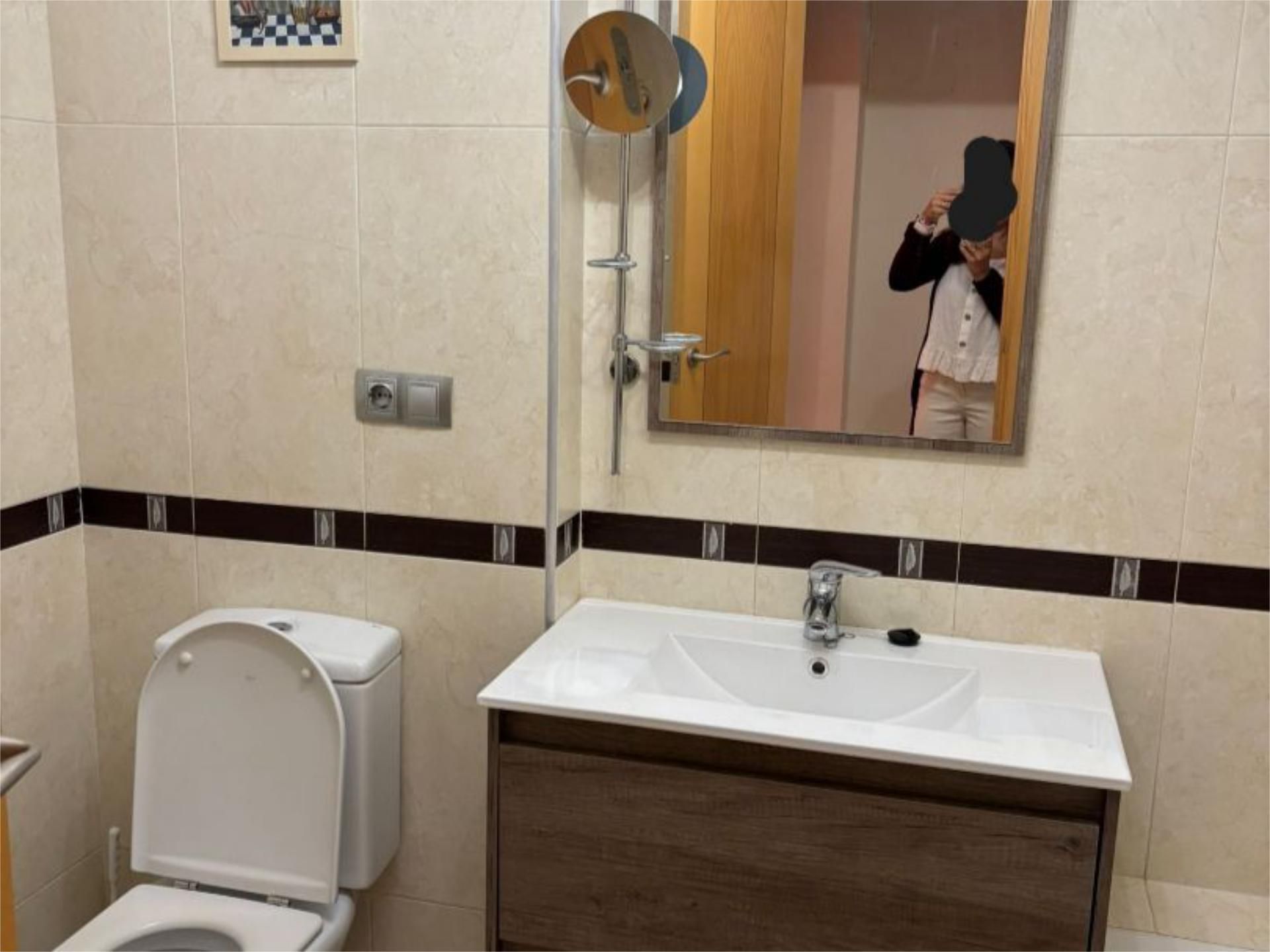 Bathroom of Flat for rent in Burgos Capital  with Heating, Parquet flooring and Terrace