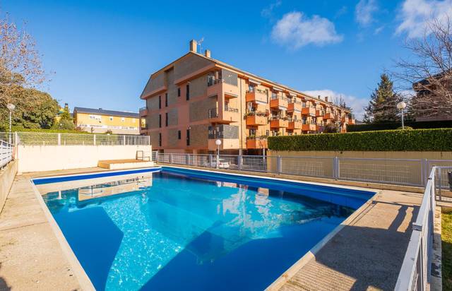 Dúplex en Venta en Calle Seis, 2bis en Navalquejigo - Los Arroyos