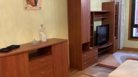 Foto 4 de Apartamento de alquiler en HUCA - La Cadellada, Oviedo