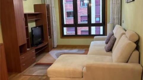 Foto 5 de Apartamento de alquiler en HUCA - La Cadellada, Oviedo