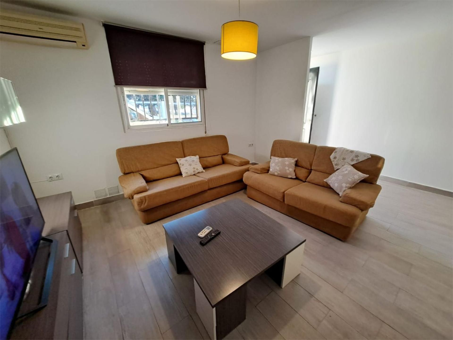 Single-family semi-detached for rent in Calle Virgilio Viniegra, 50, San Roque - Ronda Norte Living room of Single-family semi-detached for rent in Badajoz Capital with Air Conditioner, Heating and Terrace