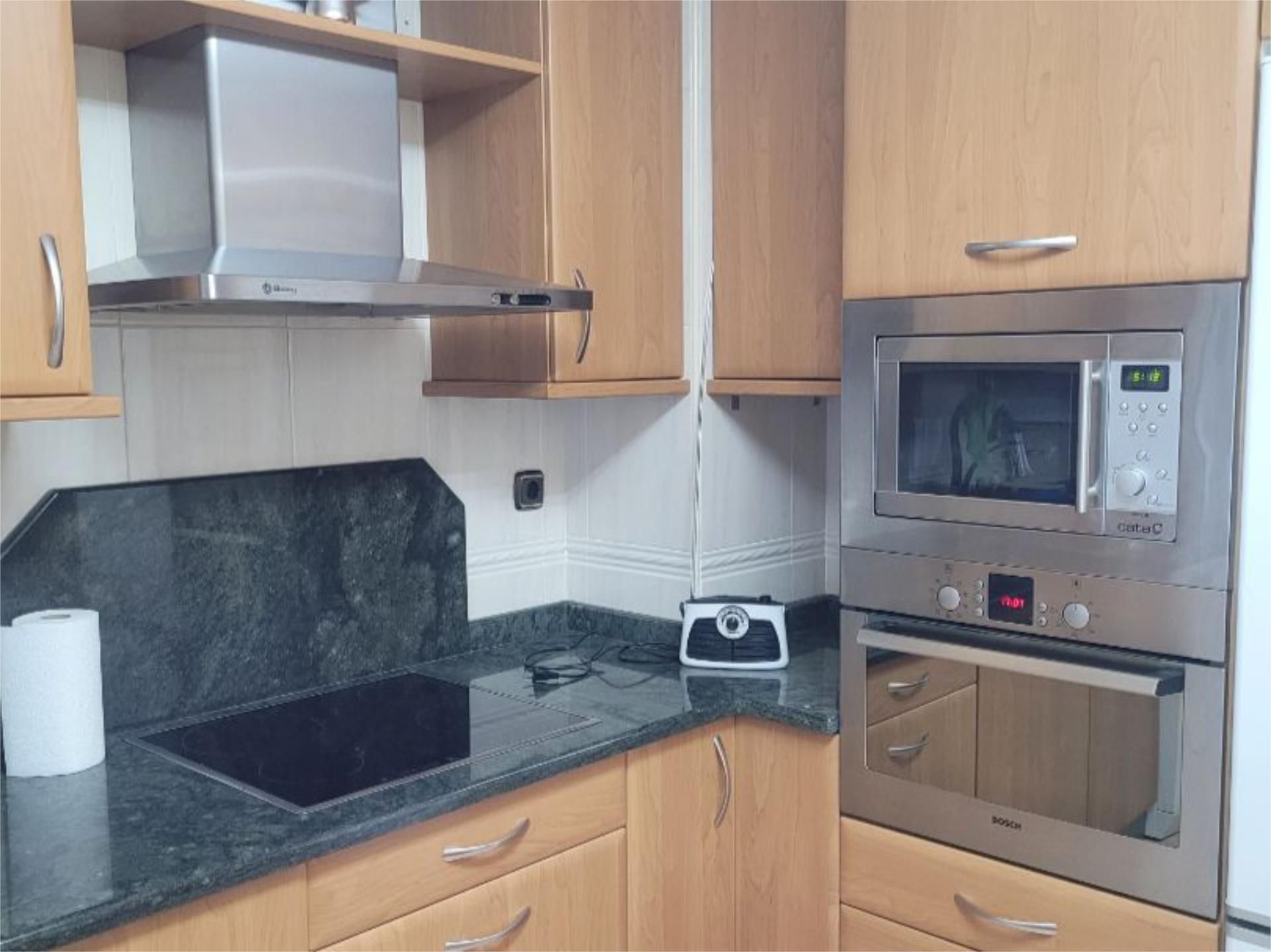 Cuina de Pis en venda en Burgos Capital amb Calefacció, Parquet i Terrassa