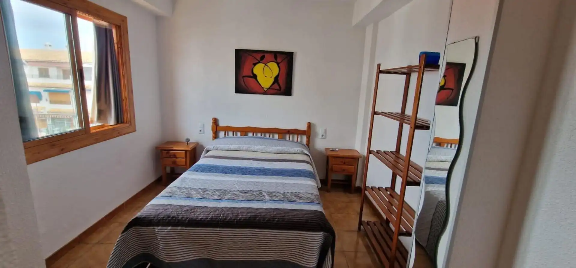 Piso de alquiler en Calle Alcoy, 31, Playa Tamarit - Playa Lissa Habitación de Piso de alquiler en Santa Pola con Jardín privado, Terraza y Piscina