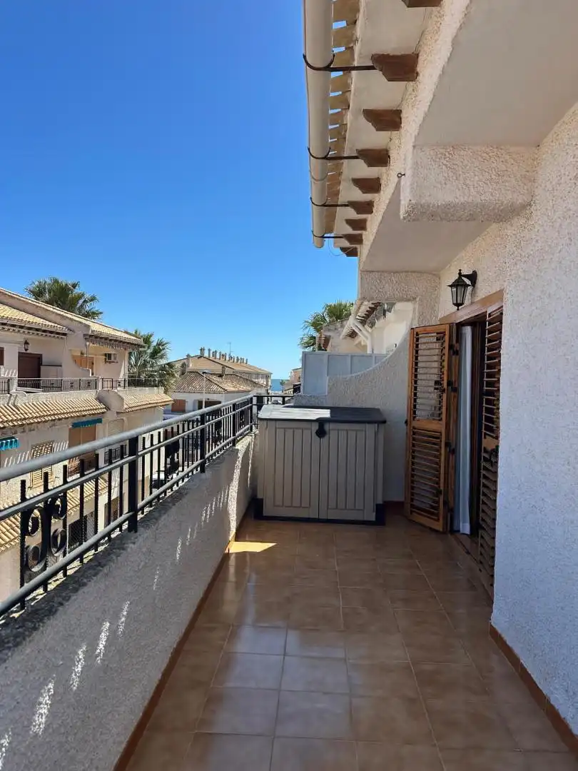 Piso de alquiler en Calle Alcoy, 31, Playa Tamarit - Playa Lissa Terraza de Piso de alquiler en Santa Pola con Jardín privado, Terraza y Piscina