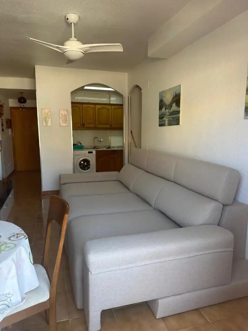 Piso de alquiler en Calle Alcoy, 31, Playa Tamarit - Playa Lissa Sala de estar de Piso de alquiler en Santa Pola con Jardín privado, Terraza y Piscina