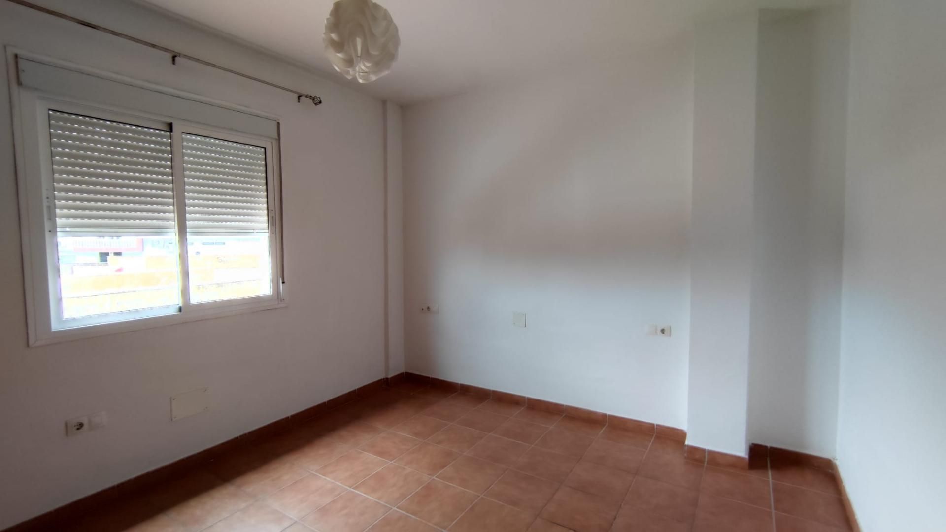 Habitación de Casa adosada de alquiler en San Roque con Horno, Lavadora y Microondas