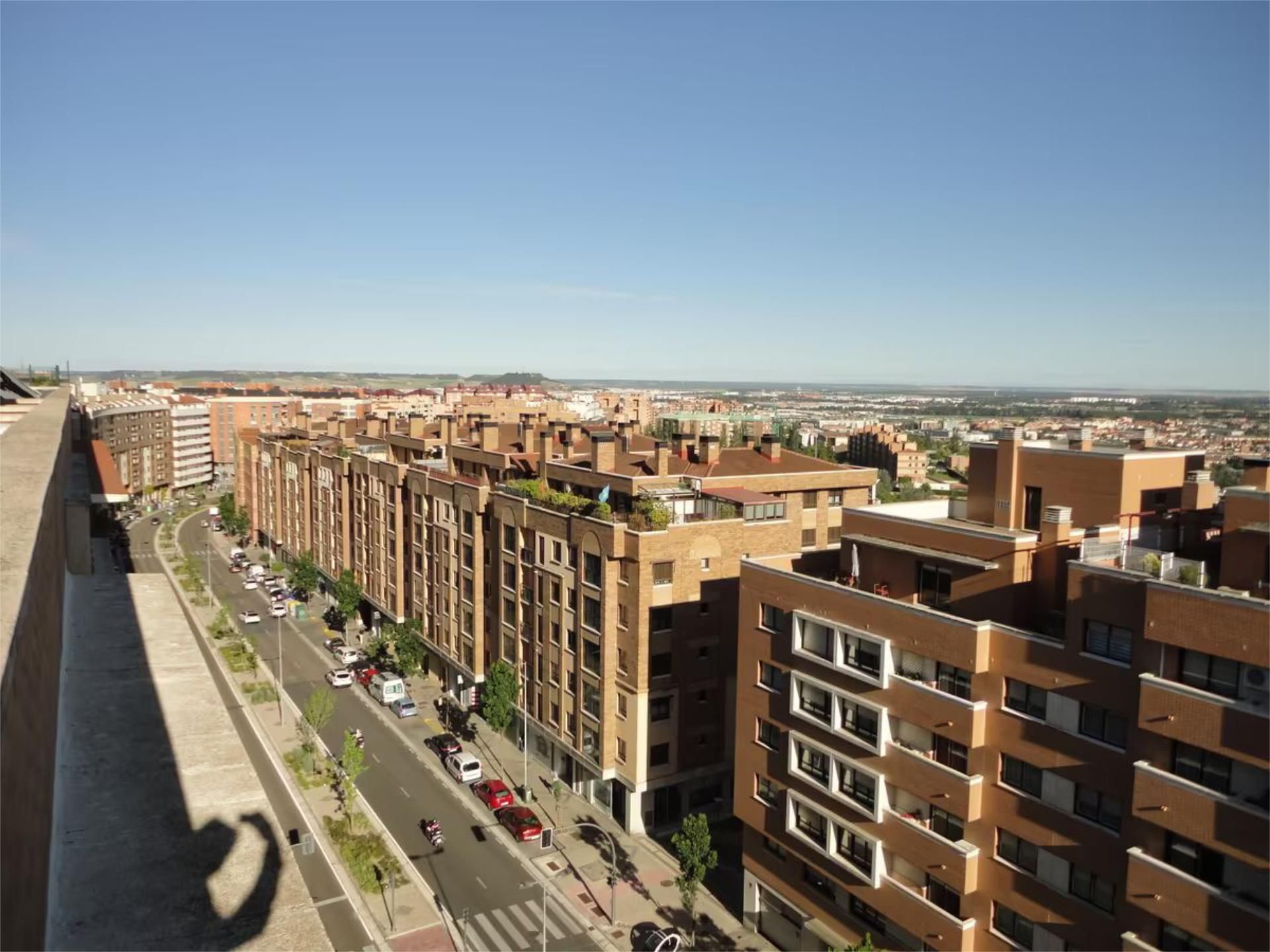 Exterior view of Attic for sale in Valladolid Capital  with Heating, Private garden and Parquet flooring